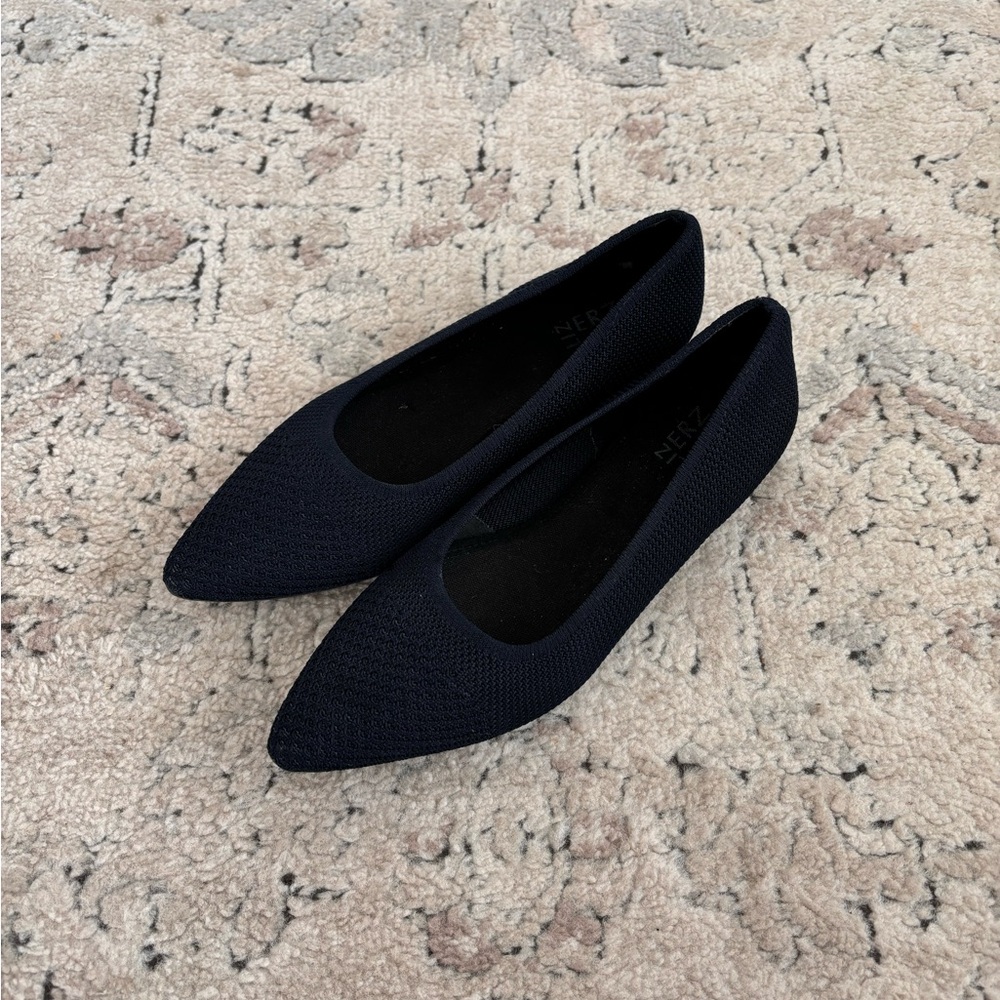Naturalizer Hunter ballet flats in navy 7.5